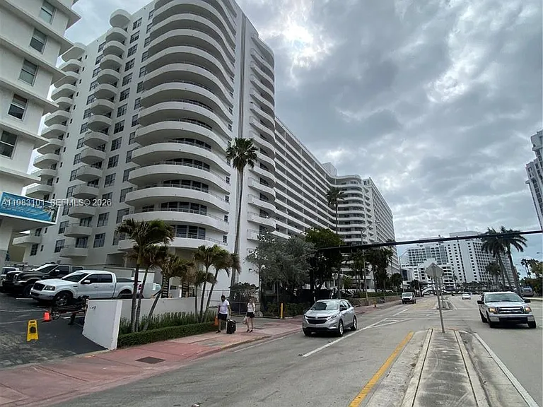 5555 Collins Ave #17A — Photo 1