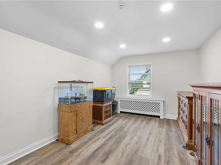 726 Seneca St #2 — Photo 15