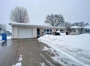 619 32nd Ave, East Moline, IL 61244