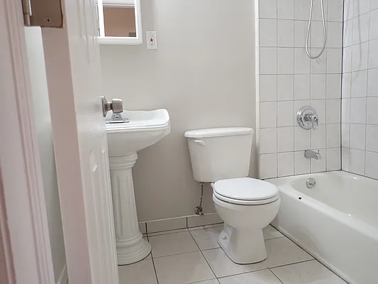 Rented by Hakeem Shahid, LREB | media 25