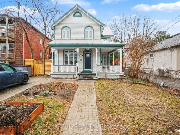 518 Hilson Ave #2, Ottawa, ON K1Z 6C8