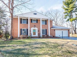 304 Paddington Ct, Hurstbourne, KY 40222