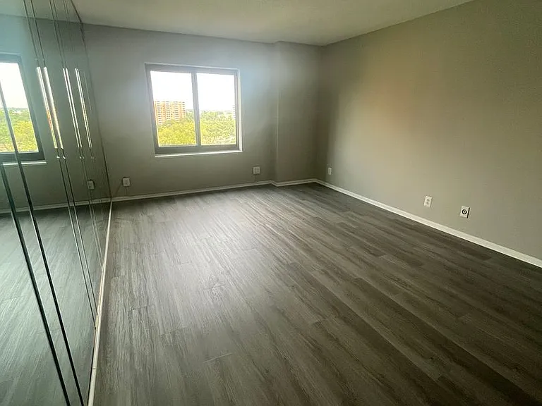 307 Yoakum Pkwy #809 — Photo 13