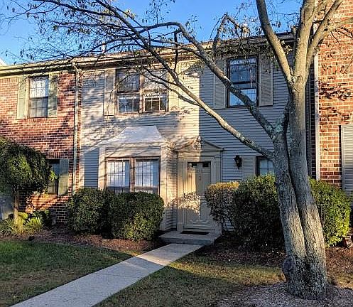 2nd image of 245 Hampshire Ct #2245