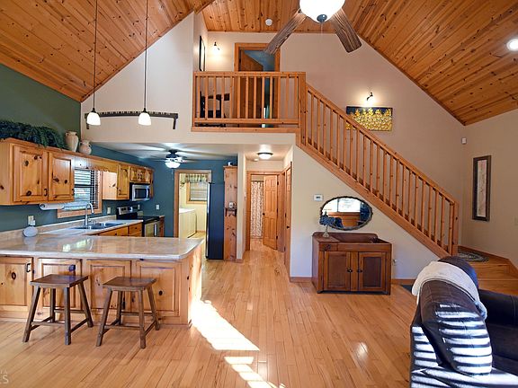 3rd image of 139 Cedar Creek Dr