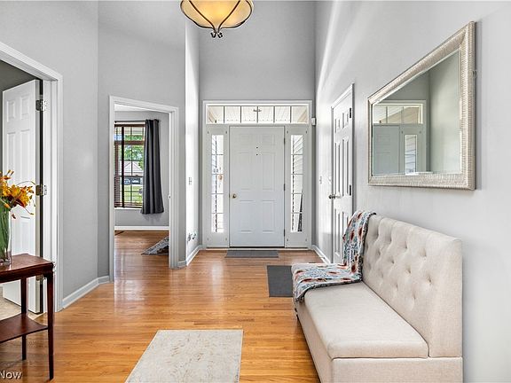 2nd image of 32831 Sorrento Ln