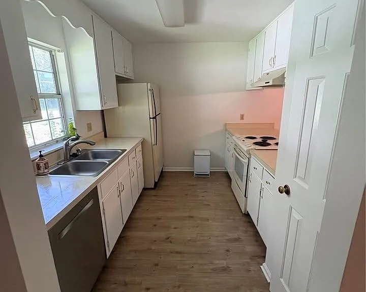 960 Marys Dr — Photo 8