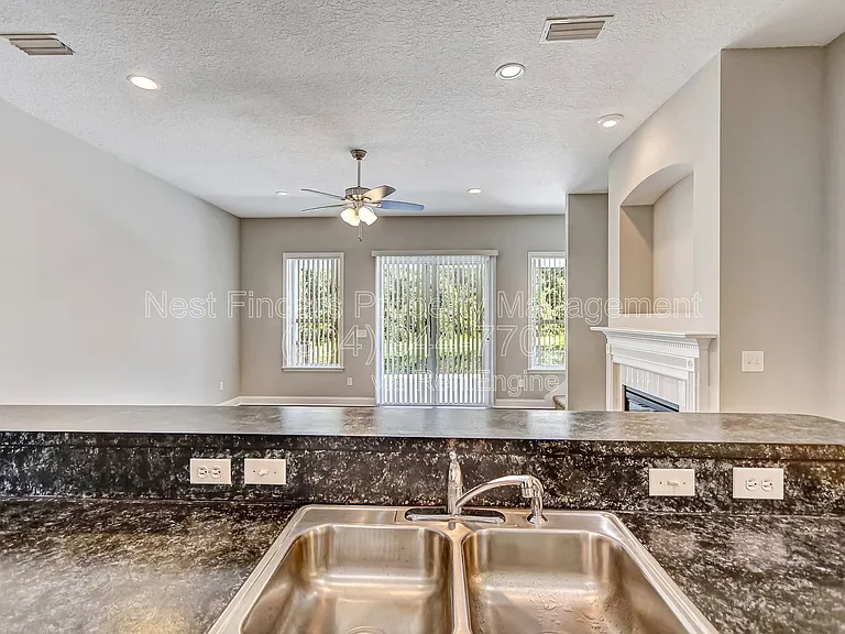 2436 Bonnie Lakes Dr — Photo 17