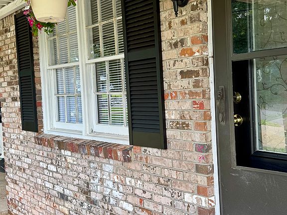 Cozy front entry!