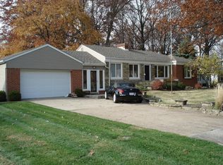 6426 Poplar Dr, Independence, OH 44131