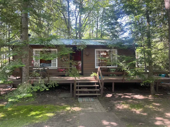 939 Lake James Dr, Prudenville, MI 48651