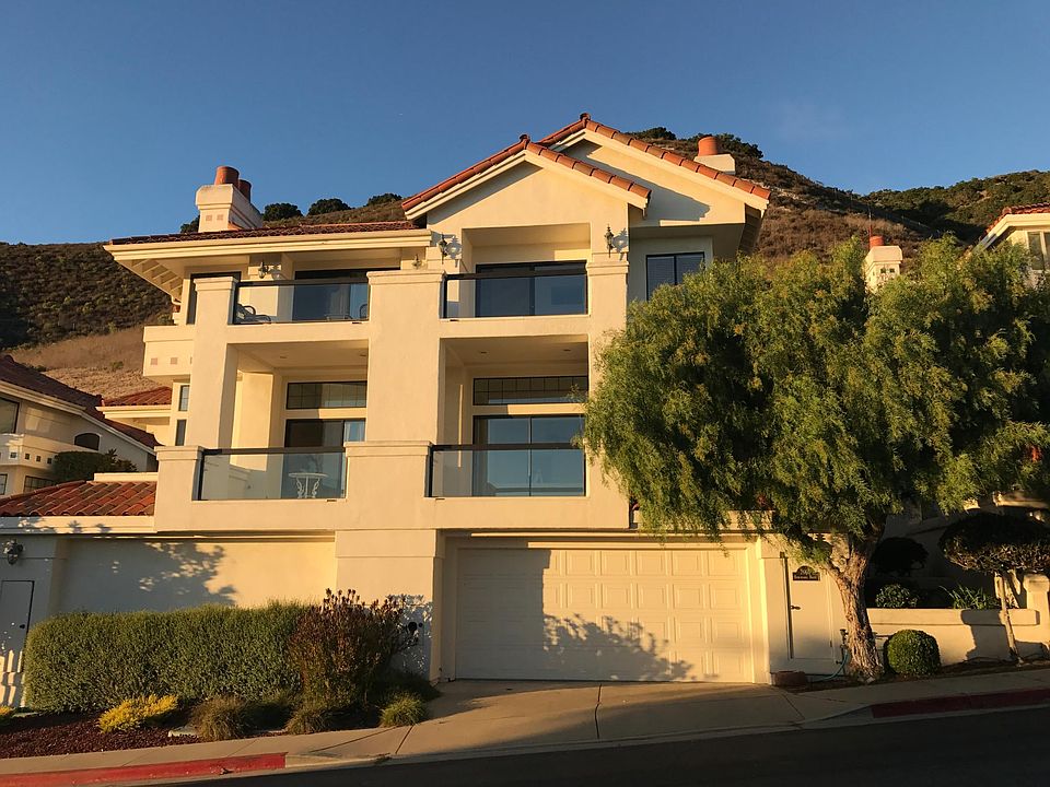 Townhome including both units. 2668 Barcelona is on the rig