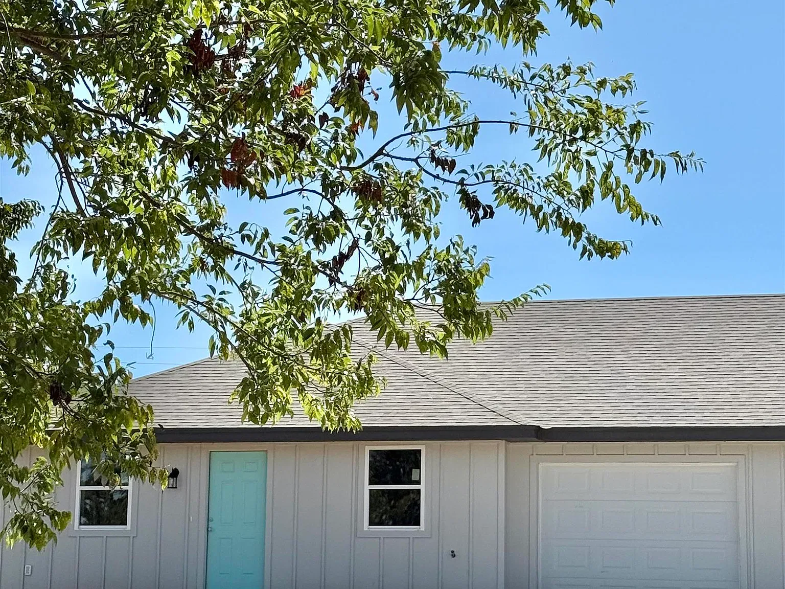 3 bed, 2.0 bath, 1200 sqft, $1,550 — Photo 4