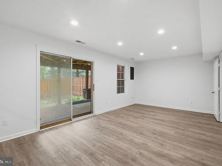 46601 Carriage Ct — Photo 19