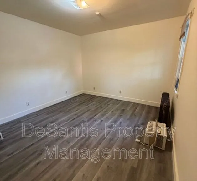 210 N Liberty St #3 — Photo 9