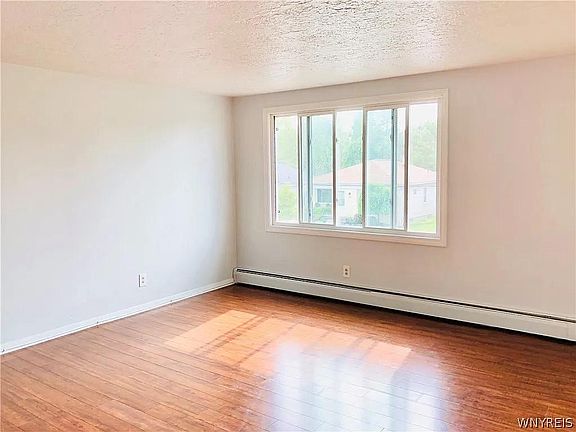 5th image of 425 Callodine Ave