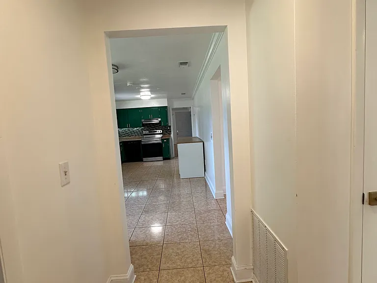 1661 Bartlett Ave — Photo 12