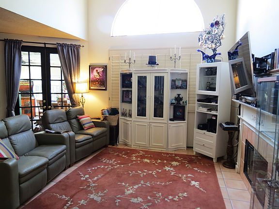 4th image of 28401 Evergreen Ln