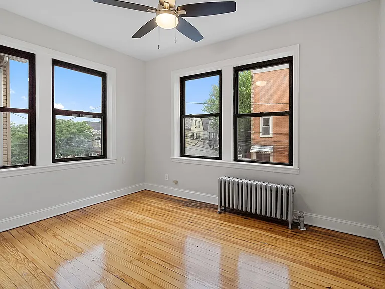 125-133 Kearny Ave Apartments — Photo 10