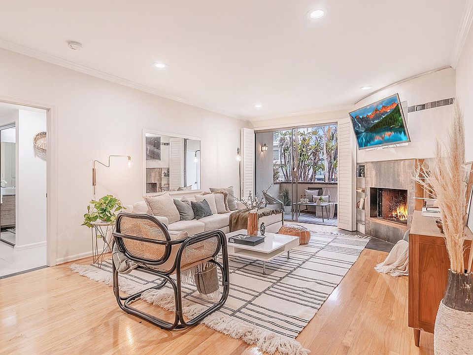 1st image of 11755 Montana Ave APT 102