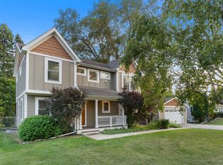 571 Winthrop Ave, Glendale Heights, IL 60139