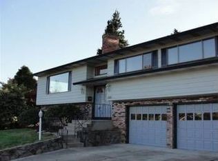 7180 Valley View Dr, Gladstone, OR