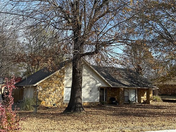 2nd image of 2404 W Driftwood Dr