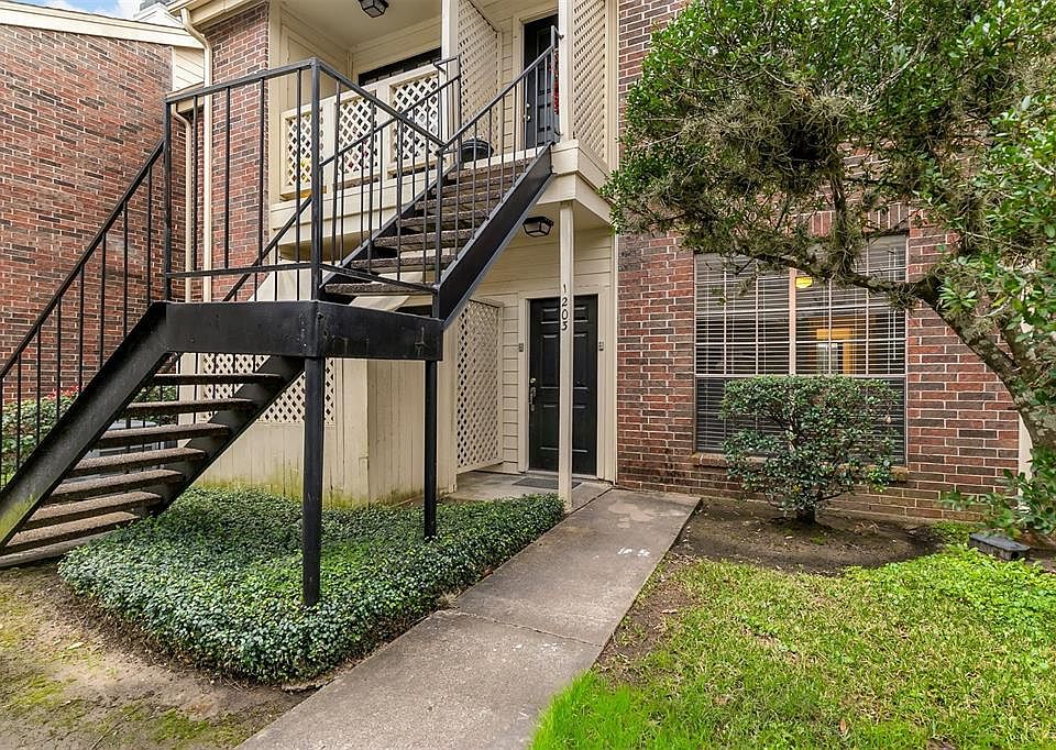1st image of 2121 El Paseo St APT 1203