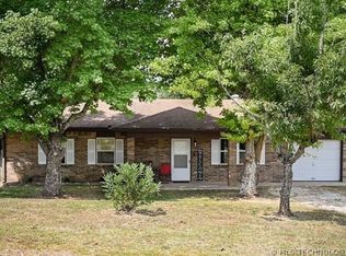 1146 N 4270th Rd, Hugo, OK 74743