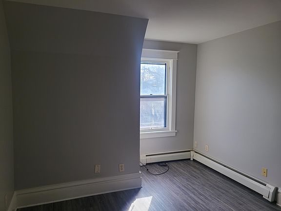 2nd image of 1016 Washington Ave #11