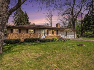 812 Elkinford Dr, White Lake, MI 48383