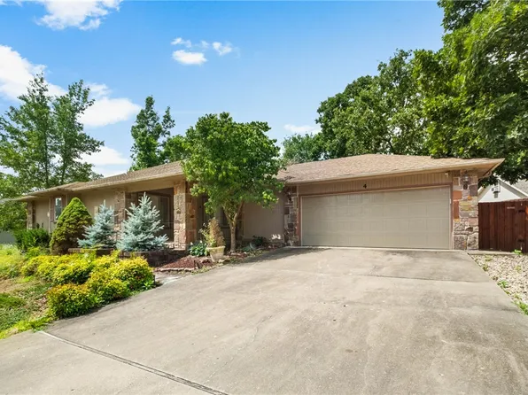 4 Huskins Cir, Bella Vista, AR 72715