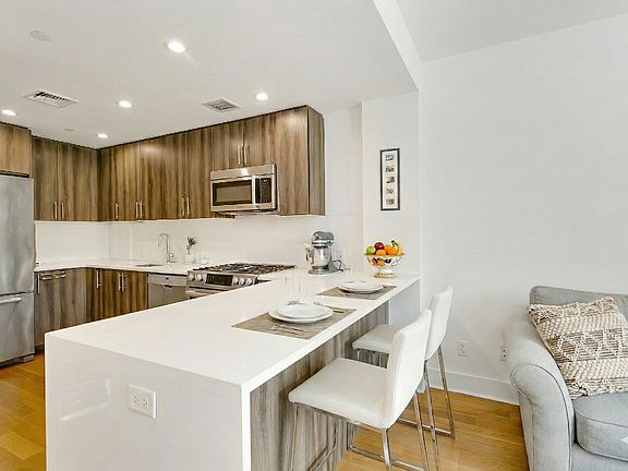 3rd image of 47-28 11th St #2D