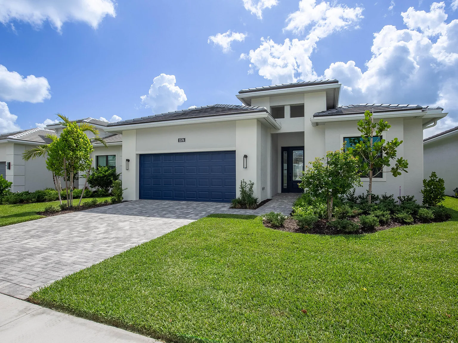 3 bed, 3.0 bath, 2200 sqft, $4,250 — Photo 3