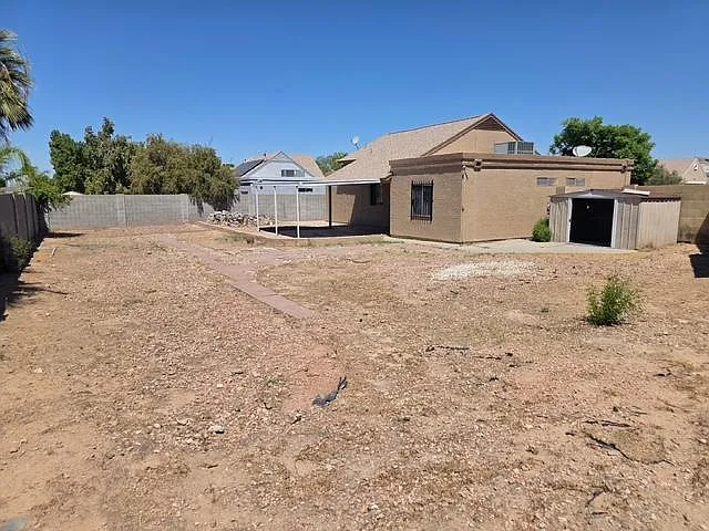 1059 E Sequoia Dr — Photo 15