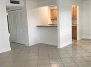 607 Meadows Cir, Boynton Beach, FL 33436