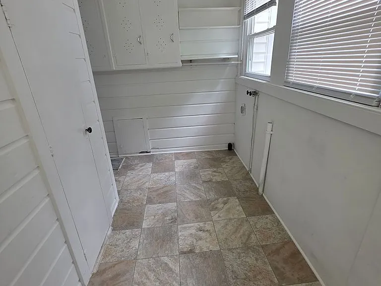 4016 Reich St — Photo 15