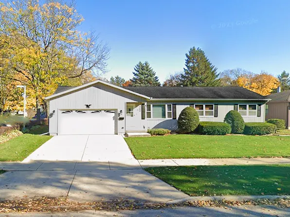 17 N Weston Ave, Elgin, IL 60123