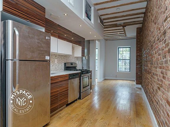 3rd image of 897 Saint Johns Pl APT 2L