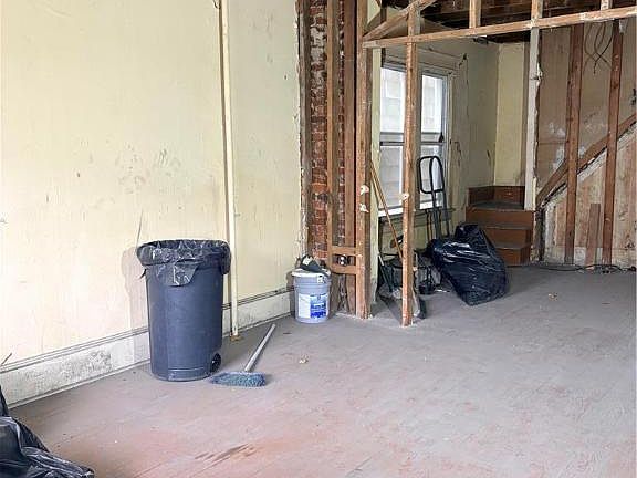 2nd image of 215 E Ridge St