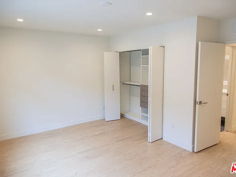 508 N Kings Rd #2 — Photo 11