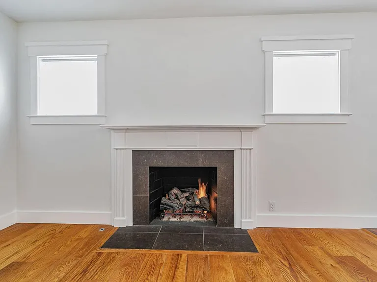 2276 Newhall St — Photo 14