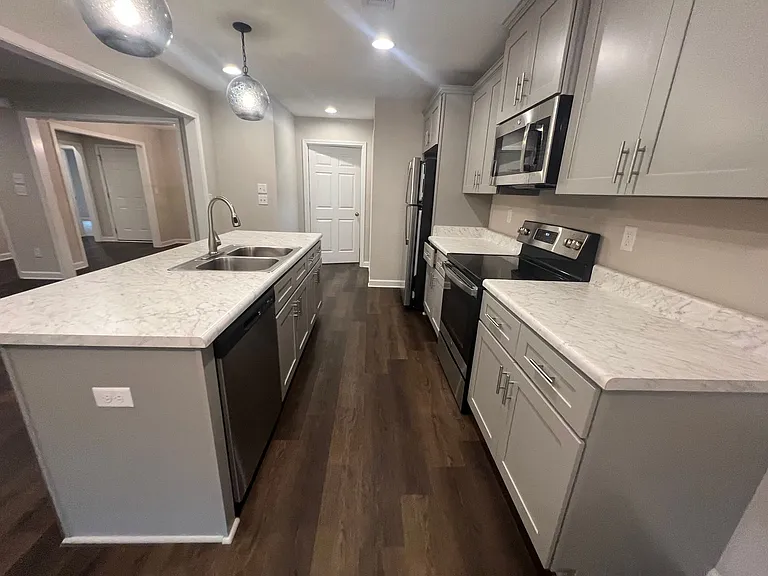 4450 Easthaven Cir — Photo 9