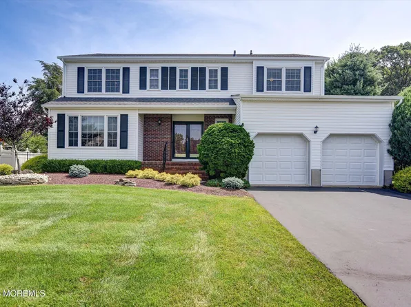 16 Locksley Lane, Manalapan, NJ 07726