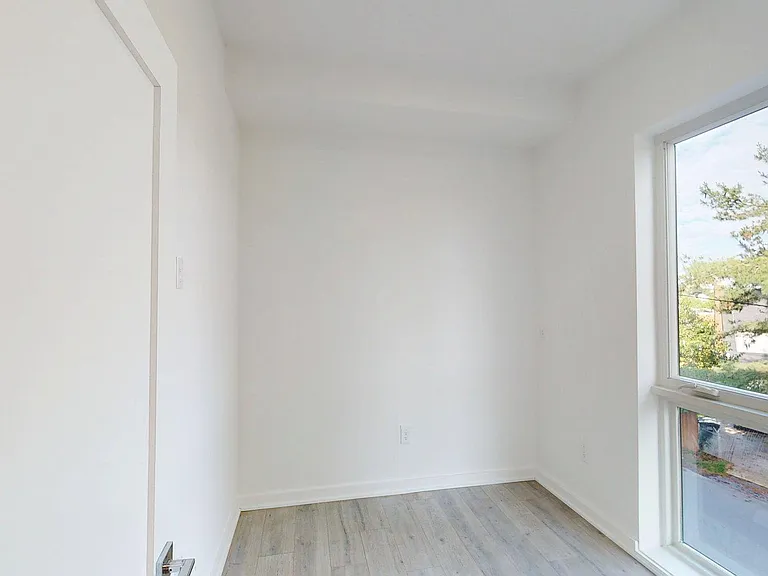 2425 20th St NE #18 — Photo 12