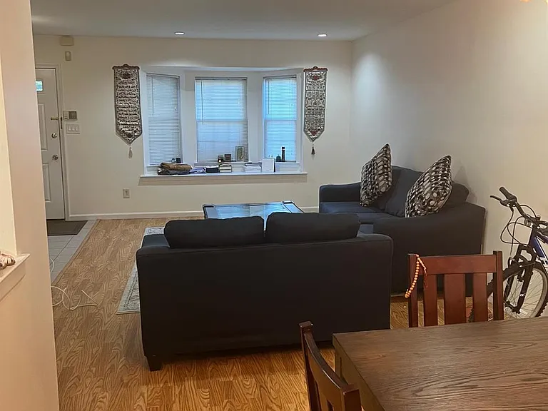 404 Maplecrest Rd — Photo 4