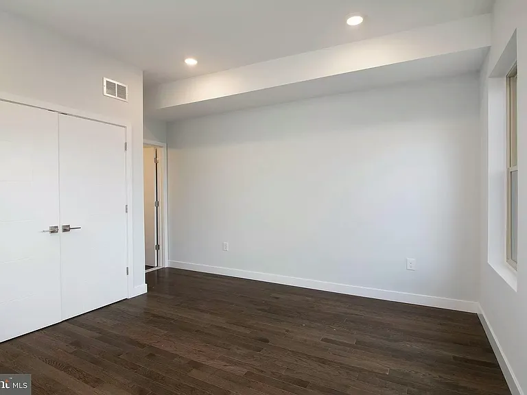 2016 N Franklin St #2 — Photo 3