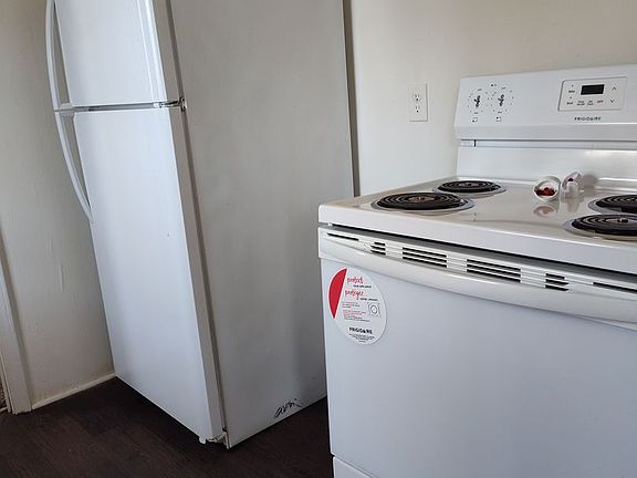 5th image of 1352 Briles Dr #4D