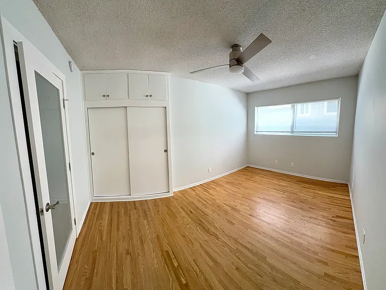 Pano view of the bedroom.