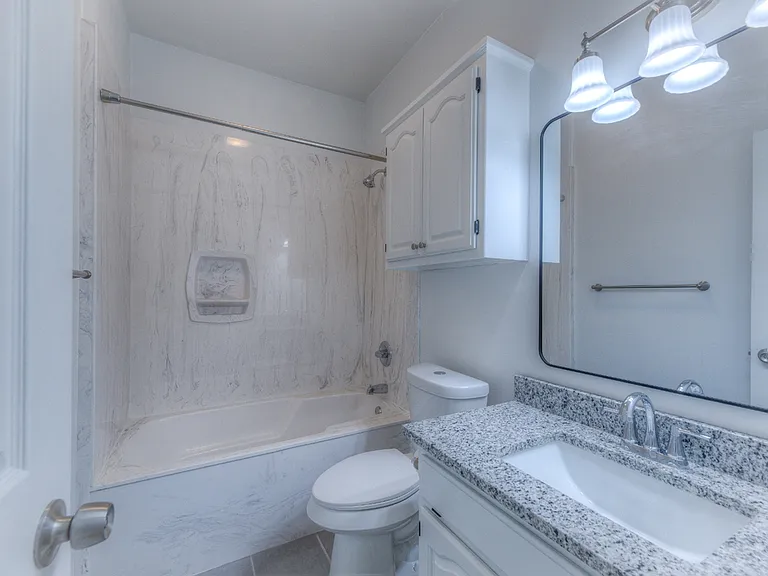 9215 S Erie Ave — Photo 23
